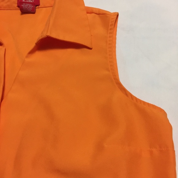 Button Up Top - Picture 5 of 6